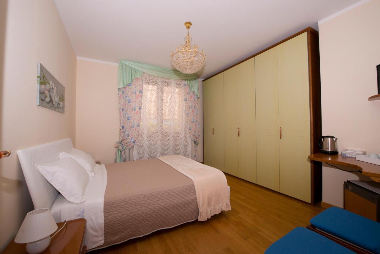 La Casa Di Pimpi Bed & Breakfast Desenzano del Garda Ngoại thất bức ảnh