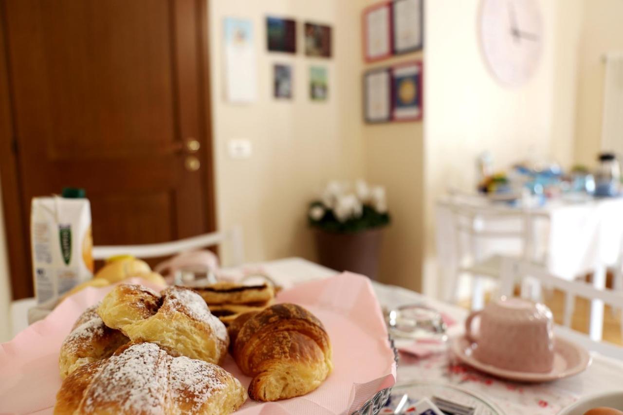 La Casa Di Pimpi Bed & Breakfast Desenzano del Garda Ngoại thất bức ảnh